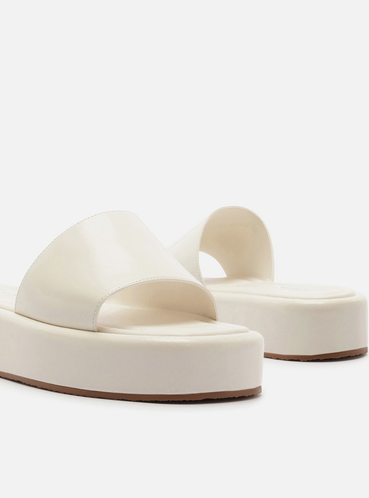 Tamanco Branco Couro Flatform Tira Emma — foto 4