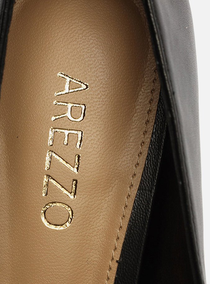 Scarpin Preto Couro Salto Médio Fino Laço