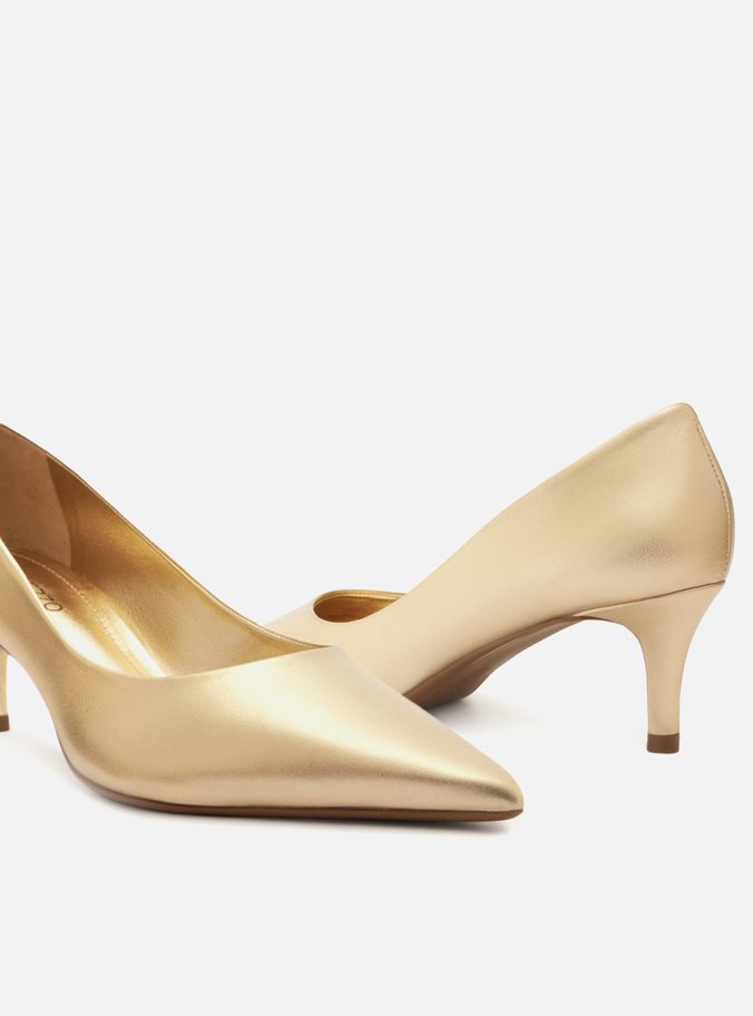 Scarpin Dourado Couro Salto Baixo Fino