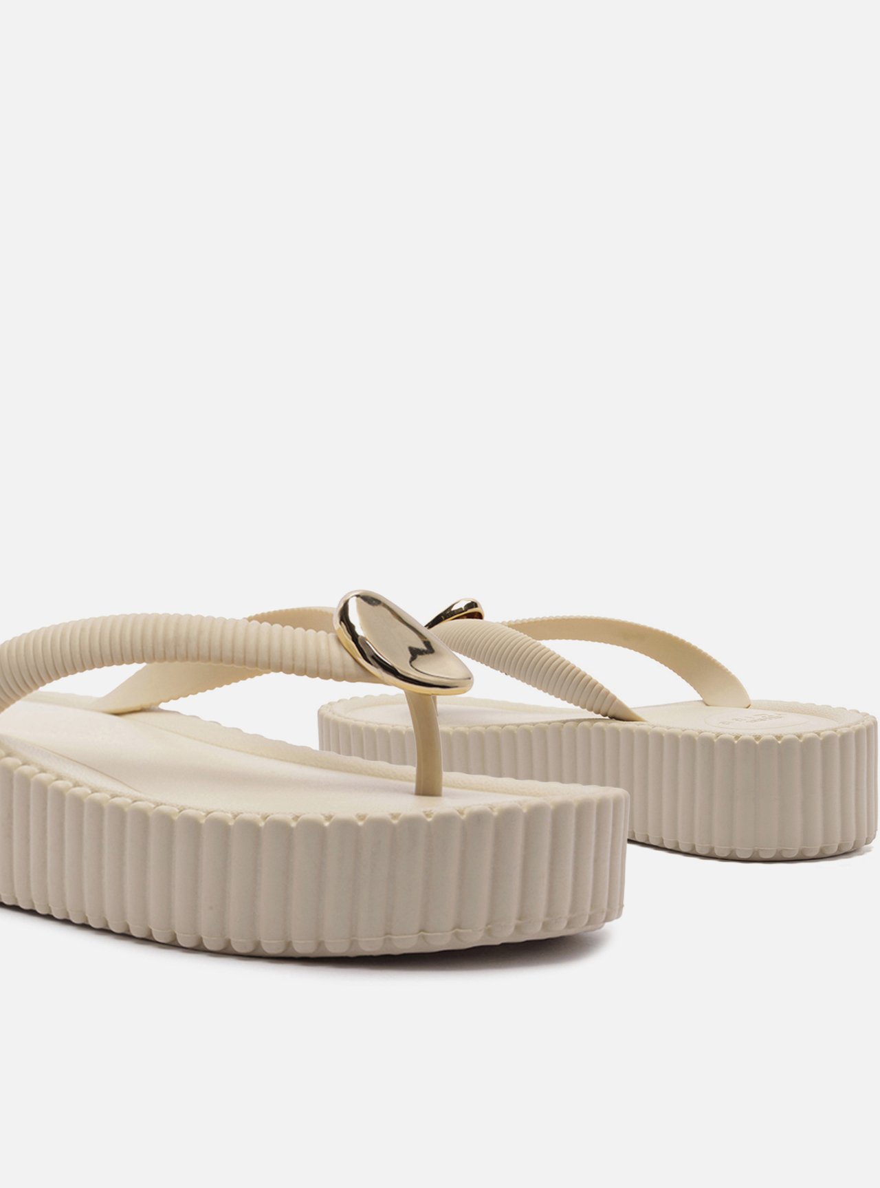 Chinelo Branco Flatform Flip Flop Metal Bali — foto 4