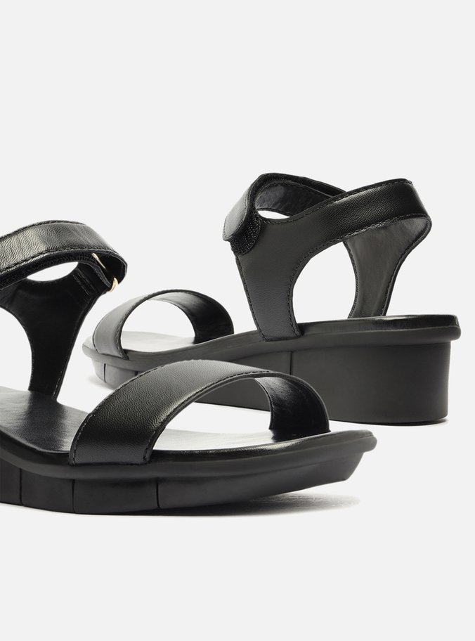 Sandália Preta Couro Flatform Comfort