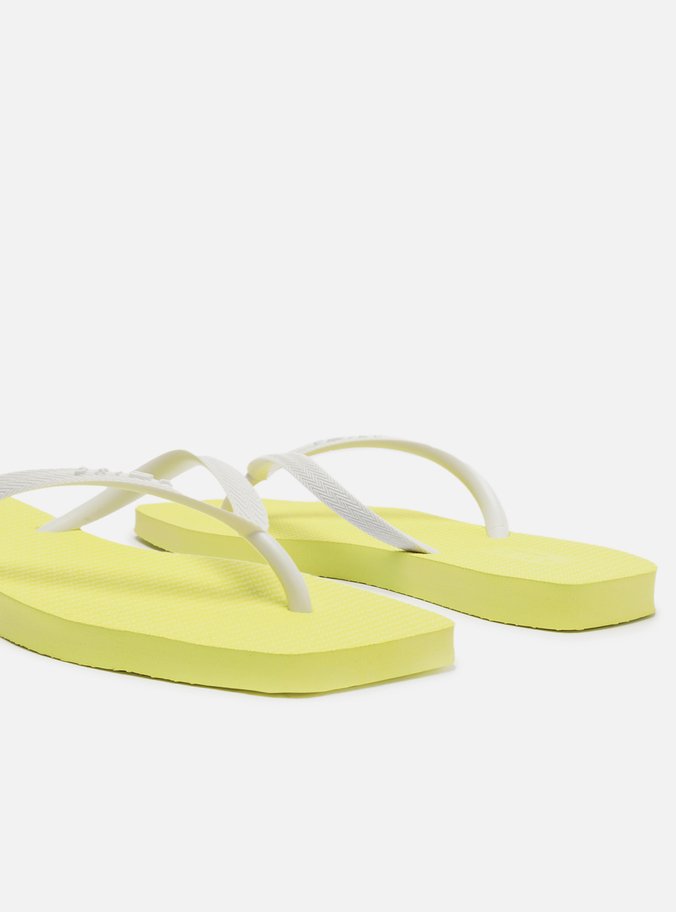 Chinelo de Dedo Multicolorido