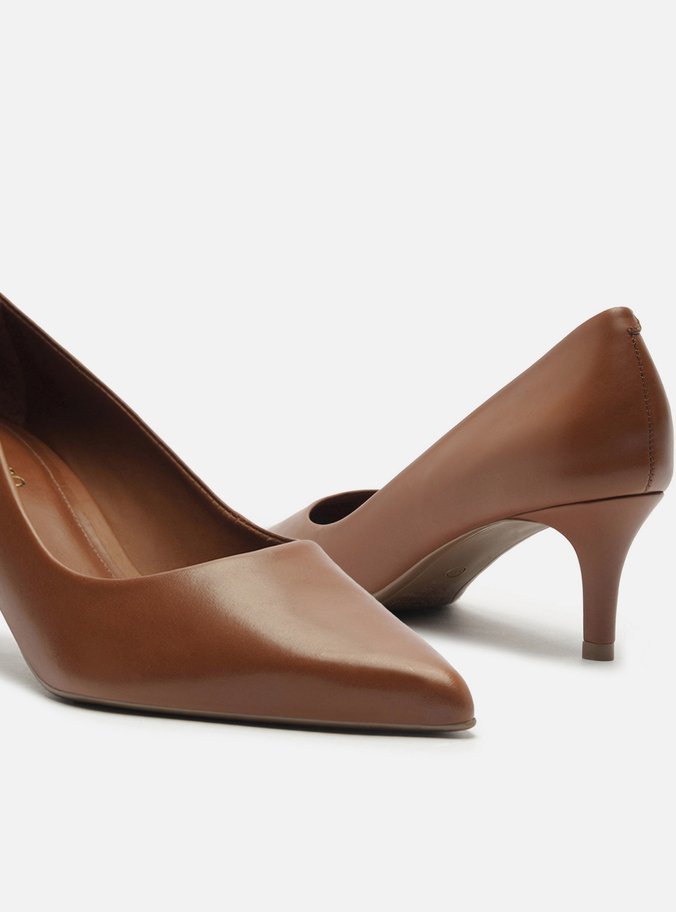 Scarpin Marrom Couro Salto Baixo Fino Bico Fino