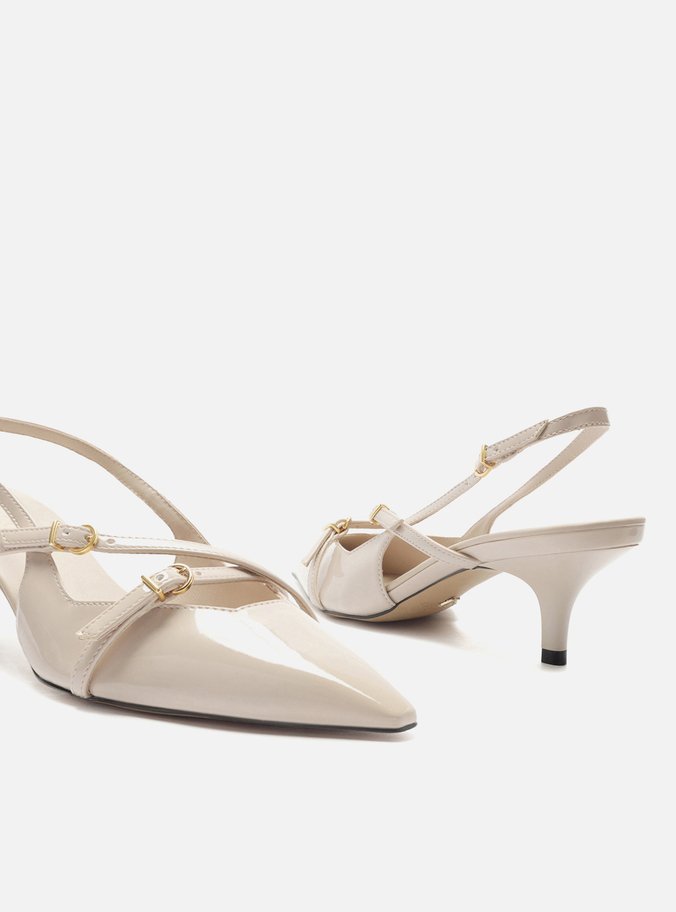 Scarpin Off-White Verniz Salto Médio Slingback Amélia