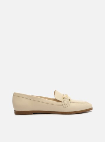 Mocassim Off-White Couro Bridão Metálico Moderno