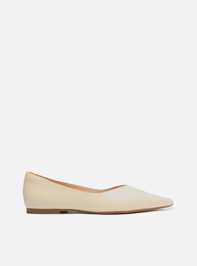Sapatilha Off-White Couro Bico Fino Minimal