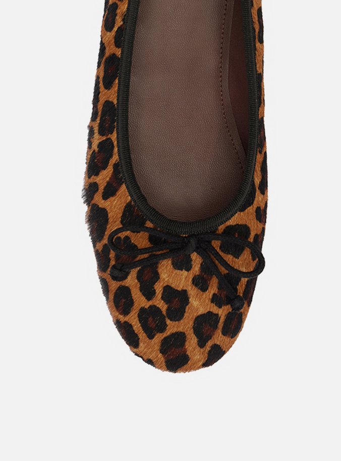 Sapatilha Animal Print Bico Redondo Laço