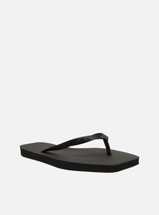 Chinelo de Dedo Preto Bico Quadrado Tiras Brizza