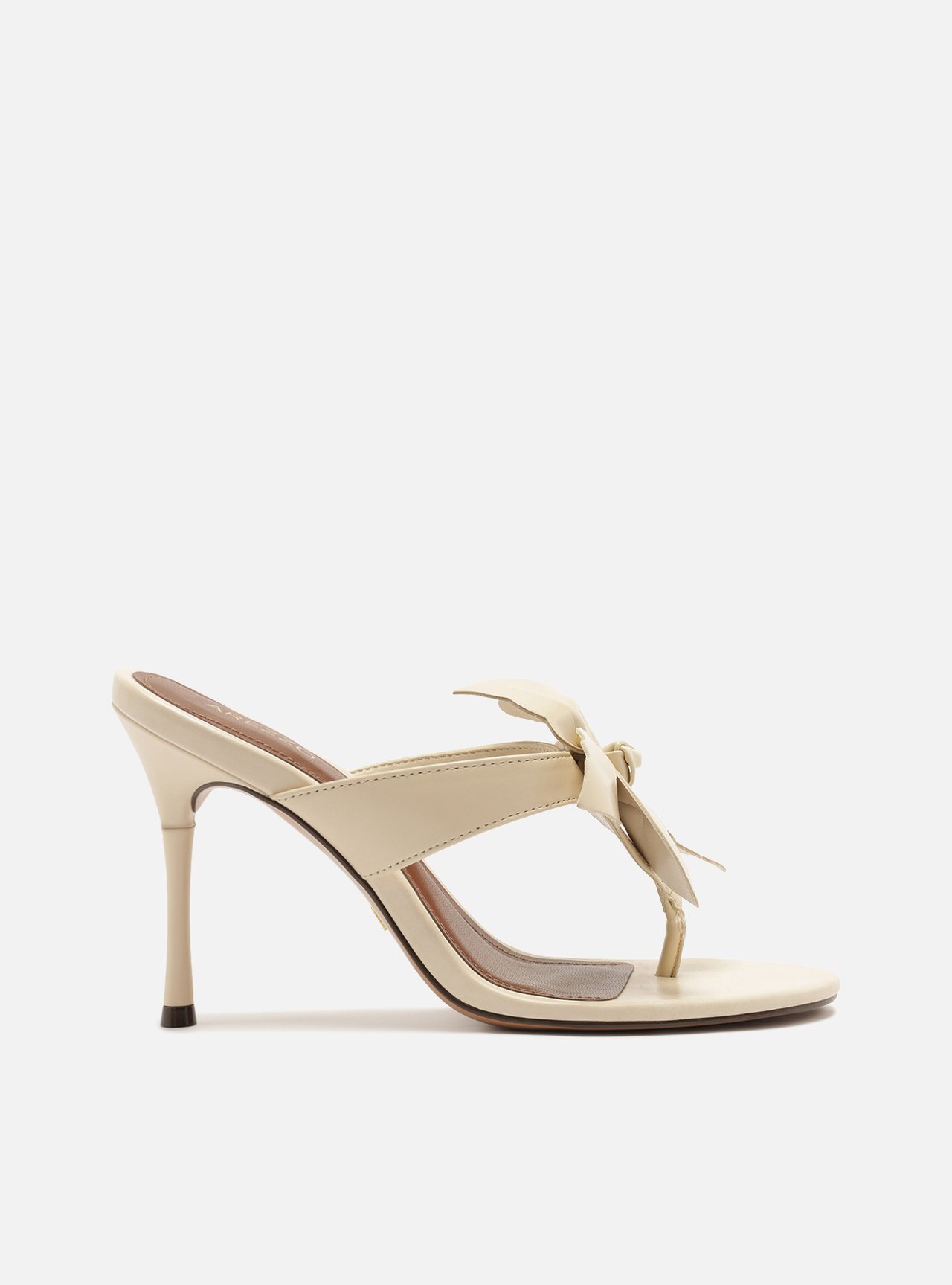 Tamanco Off White Couro Salto Fino Flor — foto 1