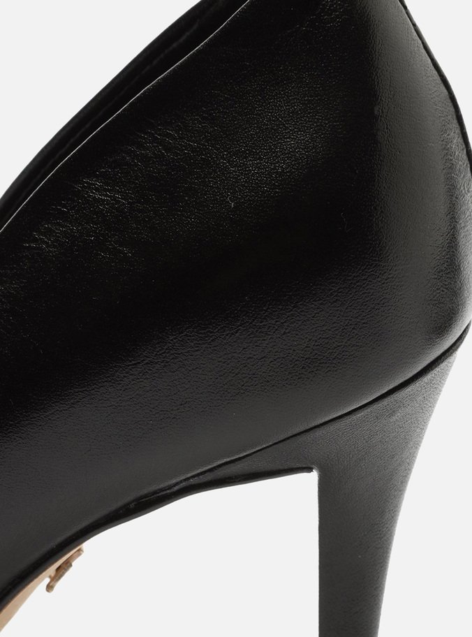 Scarpin Preto Couro Salto Alto Fino Clássico