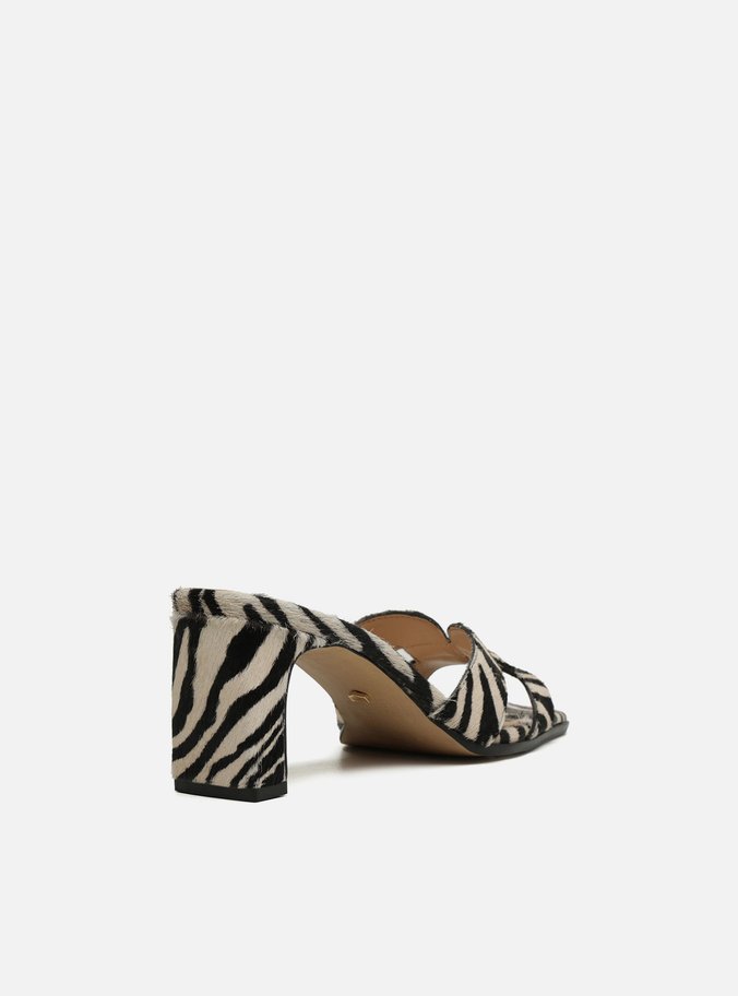 Mule Animal Print Bico Quadrado Tira Vazada