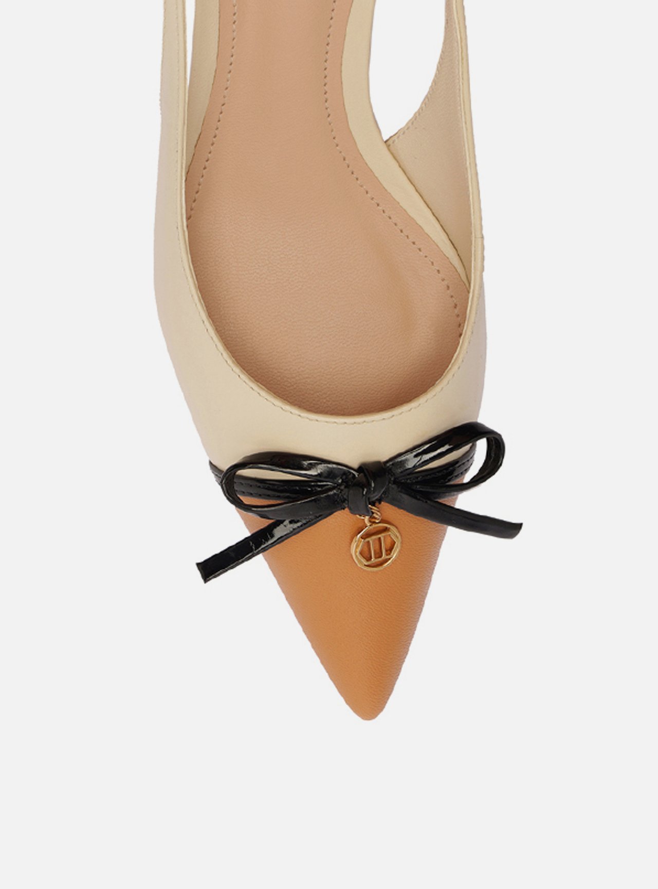 Scarpin Nude Couro Salto Baixo Cap Toe Marrom Slingback Laço — foto 5
