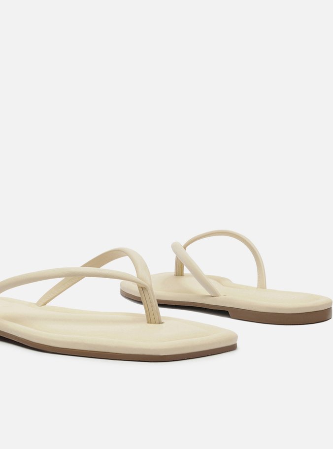 Rasteira Branca Flip Flop Bico Quadrado