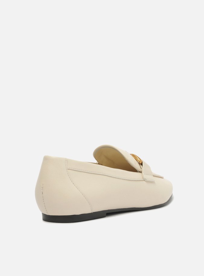 Mocassim Off-White Couro Metal Trança