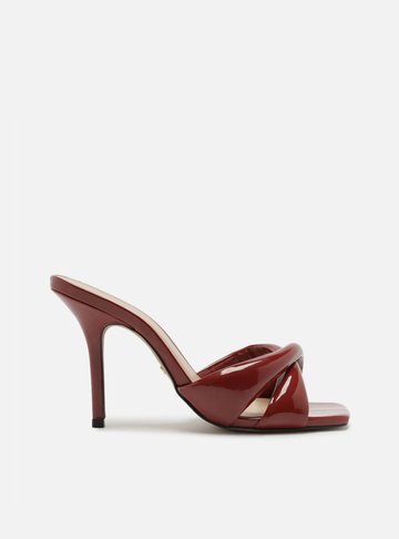Mule Vermelha Salto Alto Tiras Maxi