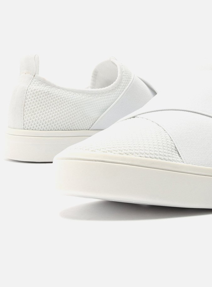 Slip On Branco Tecido Sola Baixa Elásticos