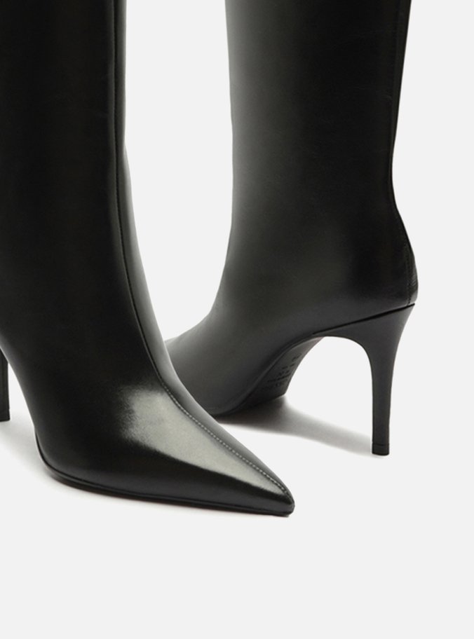 Bota Preta Couro Cano Médio Bico Fino
