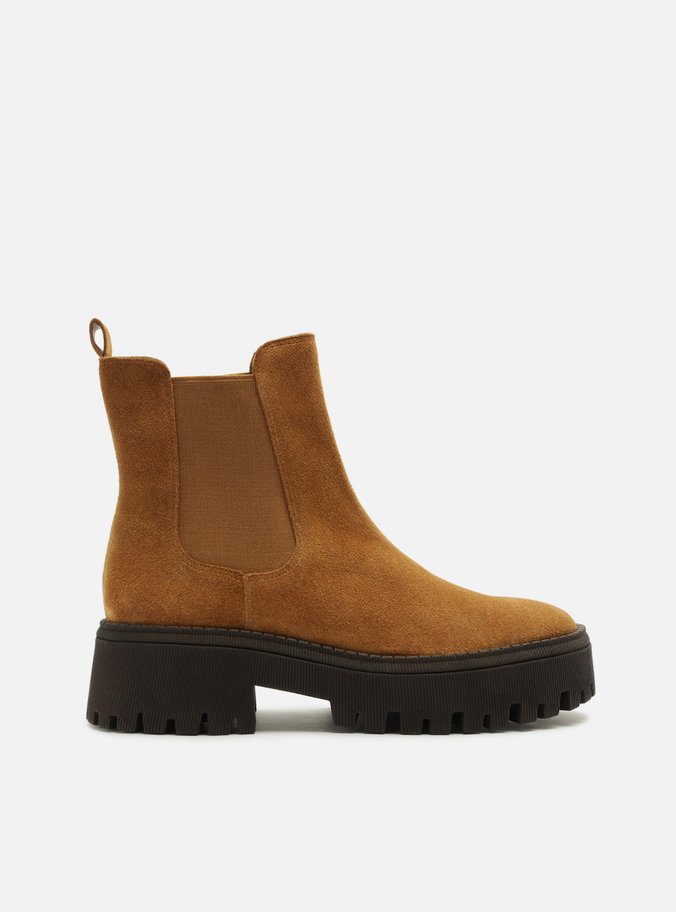 Bota Marrom Camurça Cano Curto Salto Tratorado