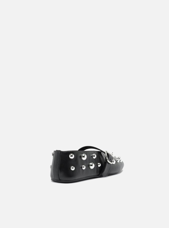 Sapatilha Preta Couro Studs
