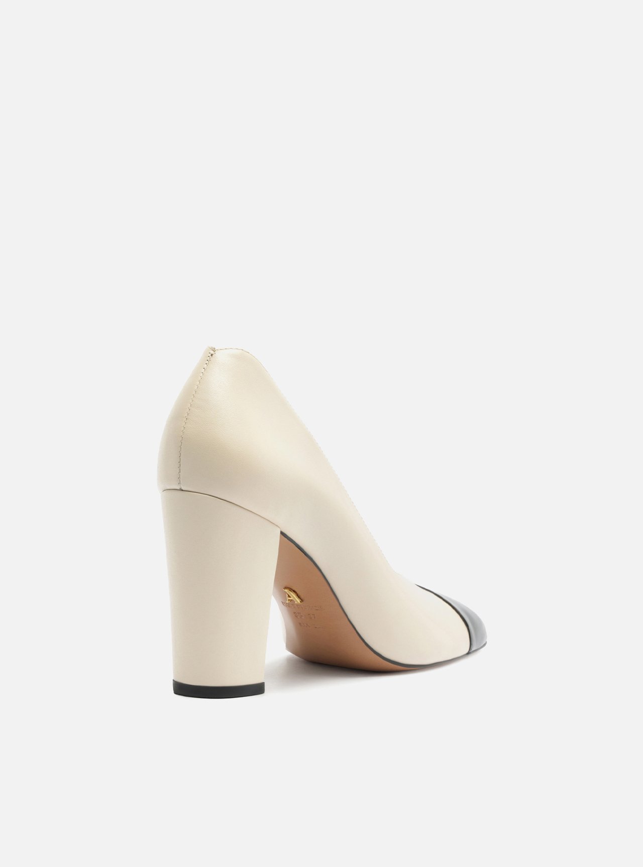 Scarpin Branco Multimaterial Salto Bloco — foto 3