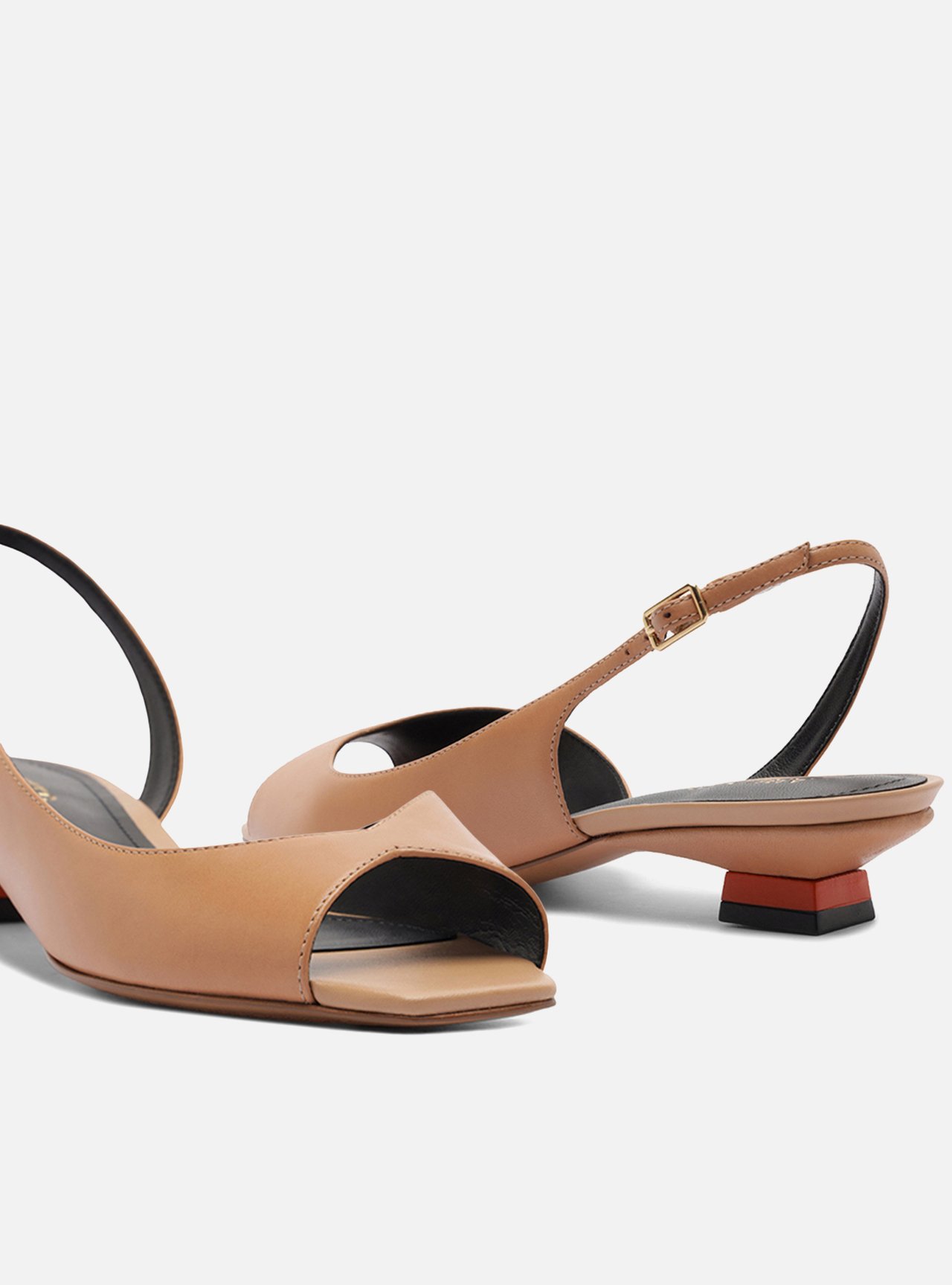 Scarpin Nude Couro Salto Bloco Slingback — foto 4