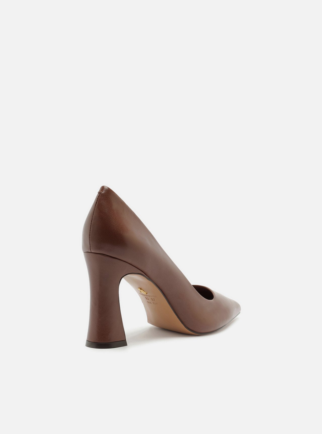 Scarpin Marrom Couro Salto Alto Bloco Flare — foto 3