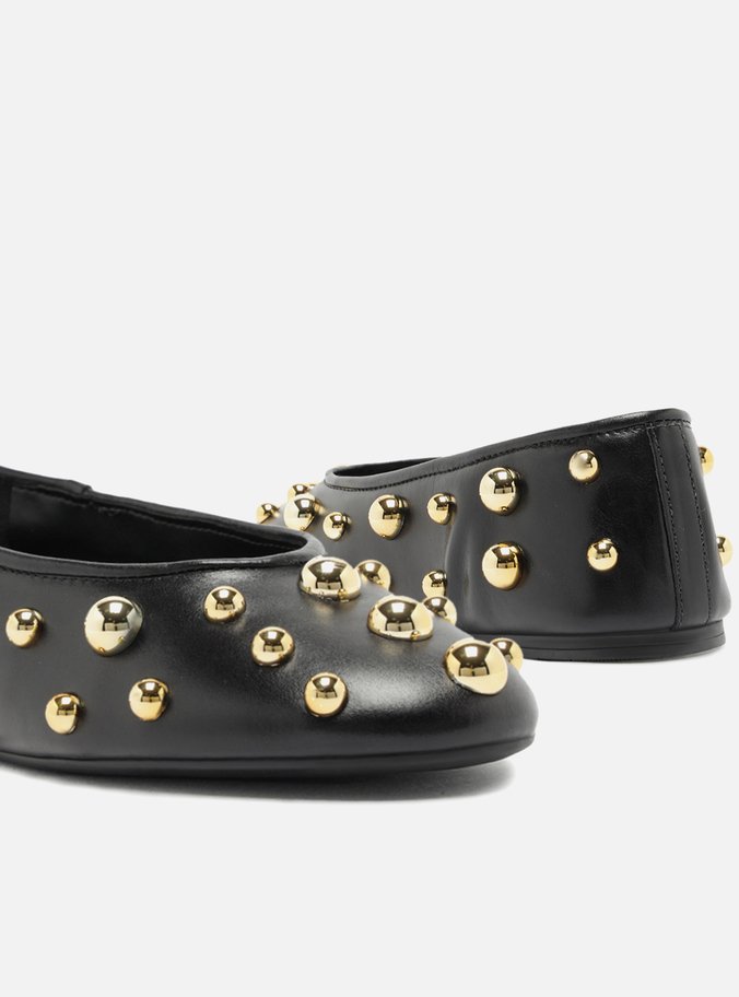 Sapatilha Preta Couro Bico Redondo Studs