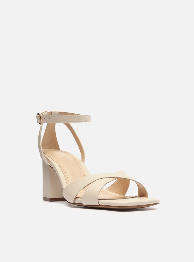 Sandália Off-White Couro Salto Bloco Clássica