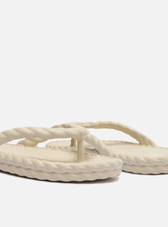 Chinelo de Dedo Off-White Marrocos Brizza