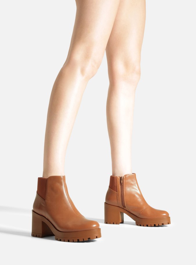 Bota Marrom Couro Cano Curto Sola Tratorada