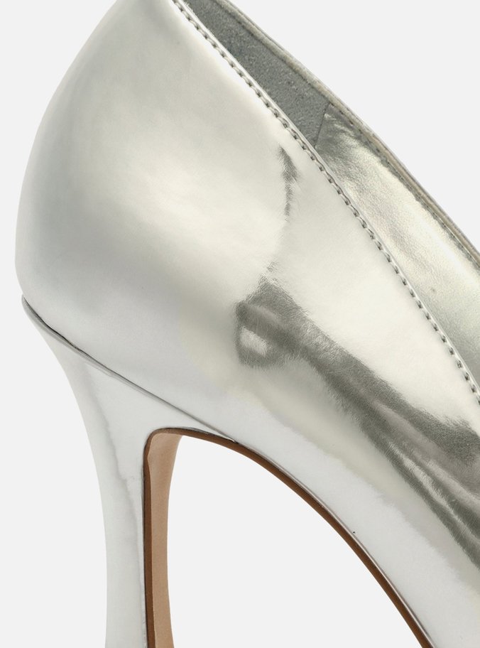 Scarpin Prata Metalizado Bico Fino Sia