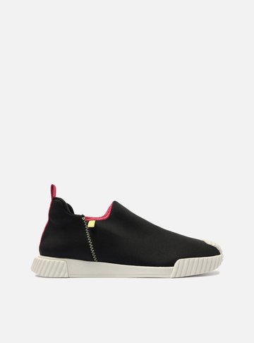 Tênis Slip On Preto Tecido Emborrachado