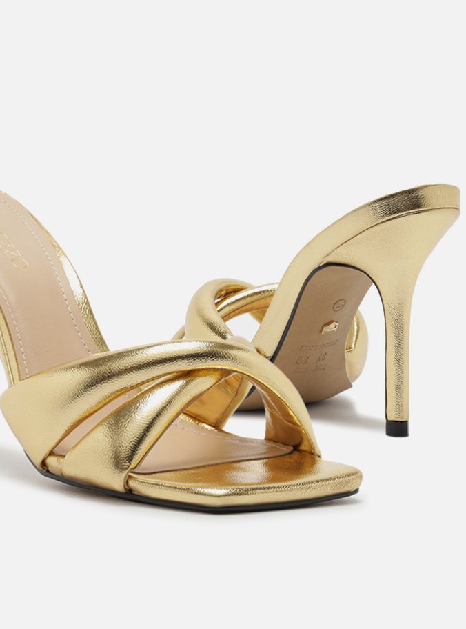 Mule Dourada Salto Alto Tiras Maxi