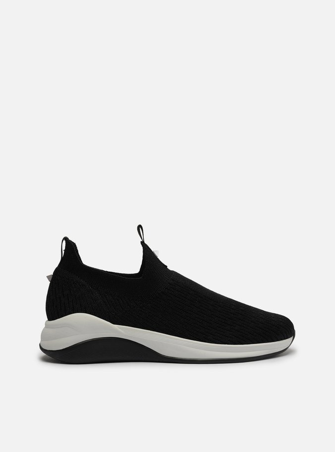 Tênis Slip On Preto Knit Bico Redondo Básico