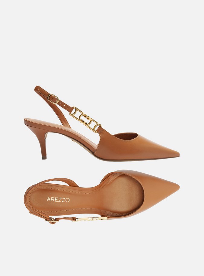 Scarpin Marrom Couro Bico Fino Detalhe Metal