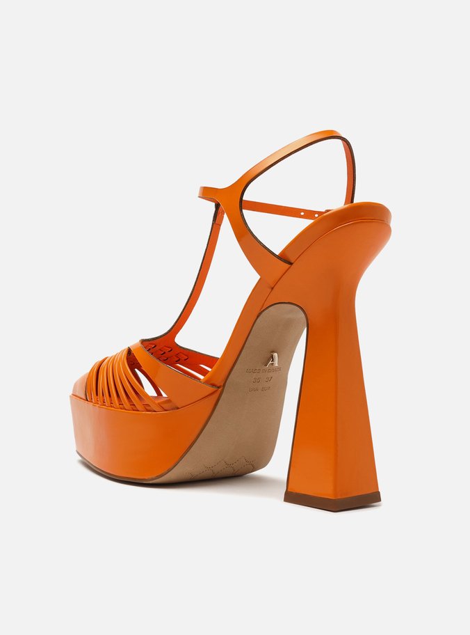 Scarpin Laranja Verniz Meia Pata Bico Fino Paloma