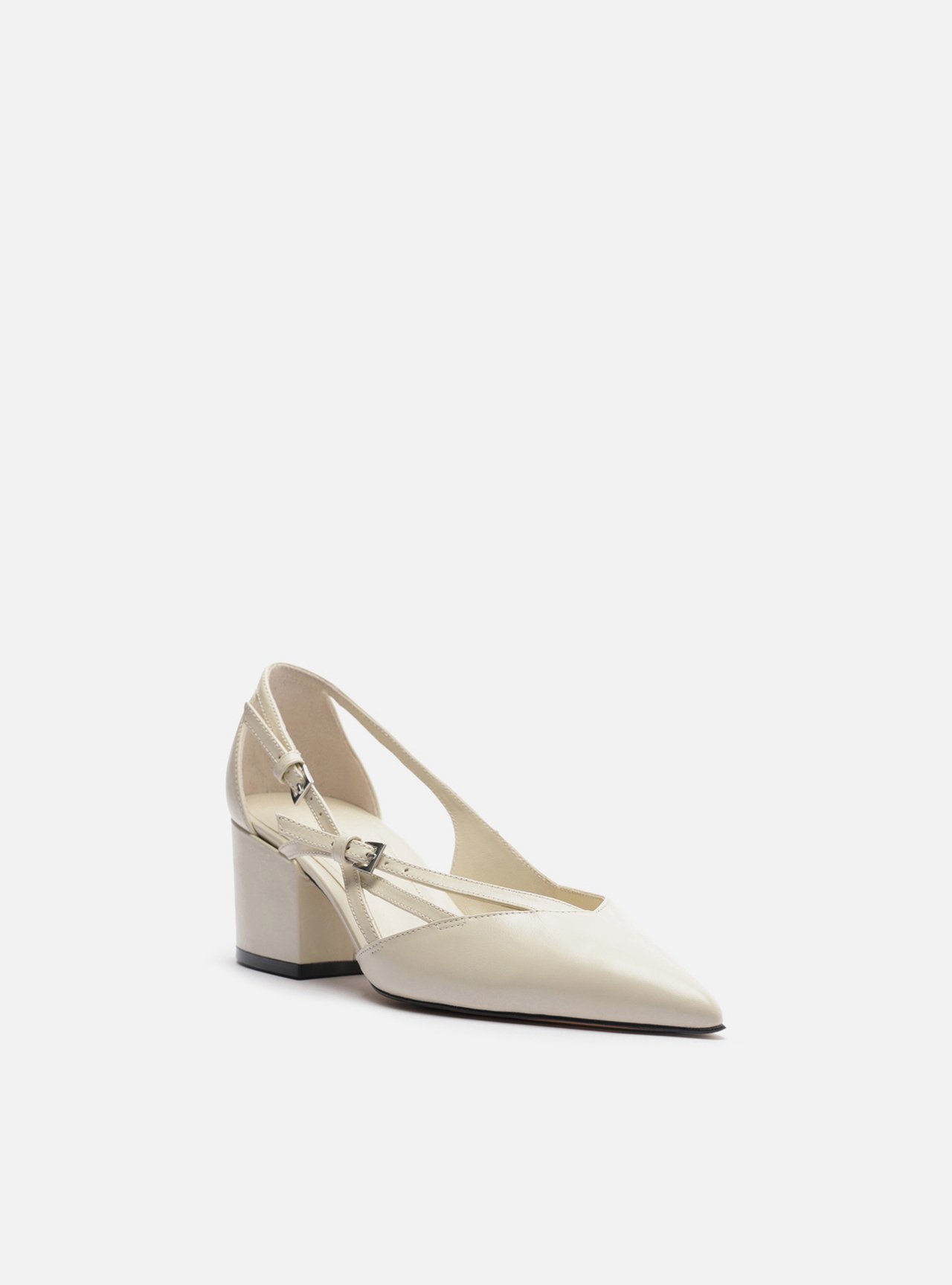 Scarpin Off-White Couro Bloco Semi Aberto Fivelas — foto 2