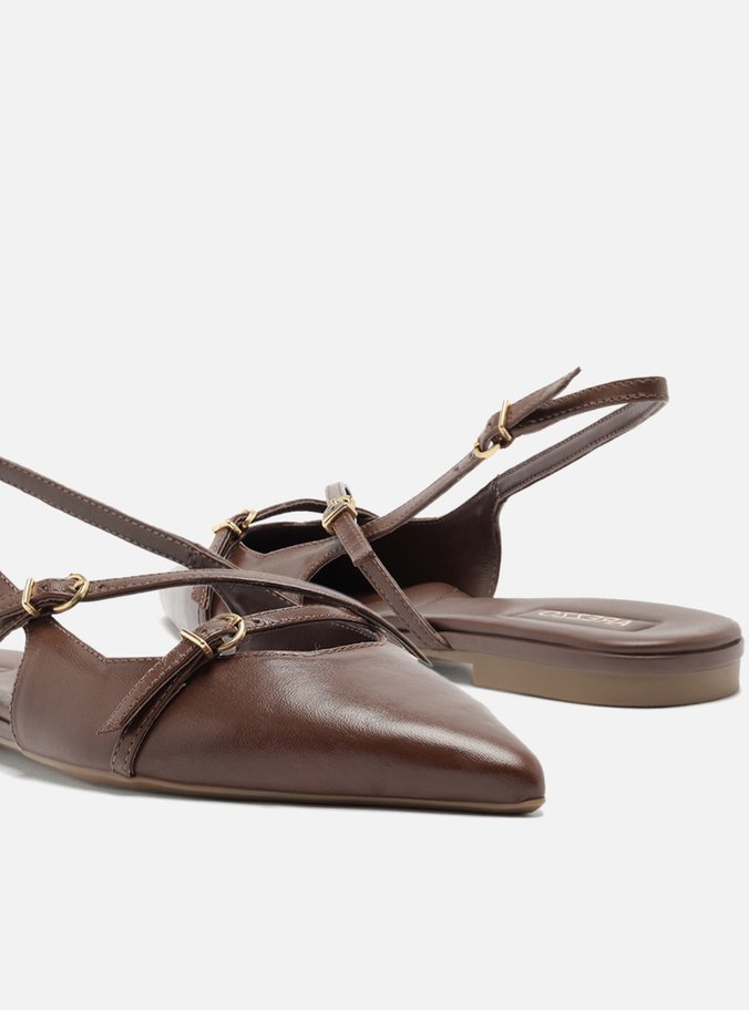 Sapatilha Marrom Couro Bico Fino Slingback Fivelas