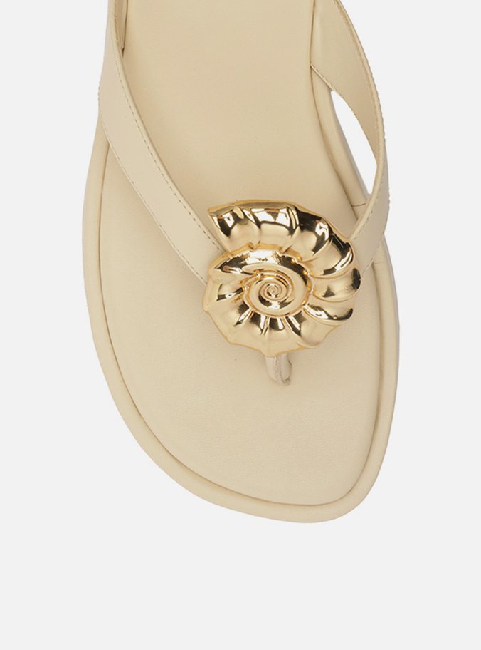 Tamanco Branco Couro Flatform Metal Concha