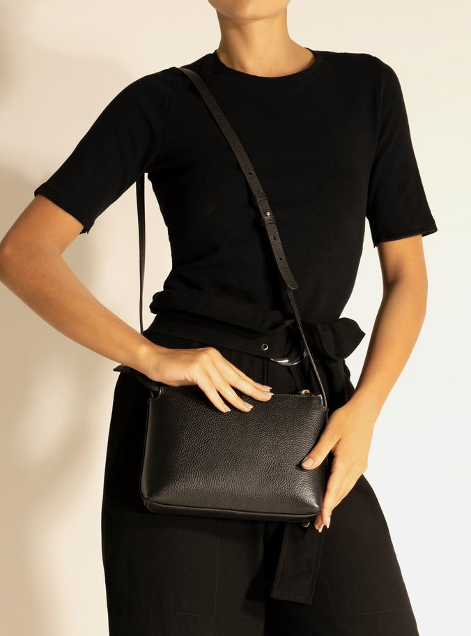 Bolsa Tiracolo Preta Brenda Pequena