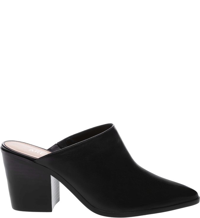 Mule Couro Bico Fino Preto