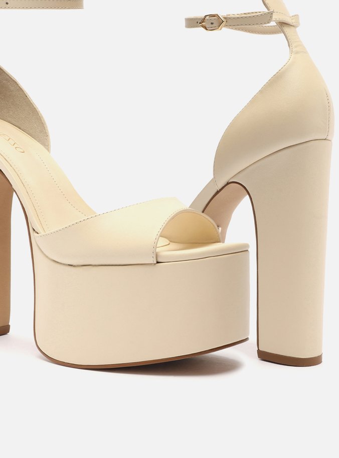 Sandália Off-White Couro Meia Pata Madison