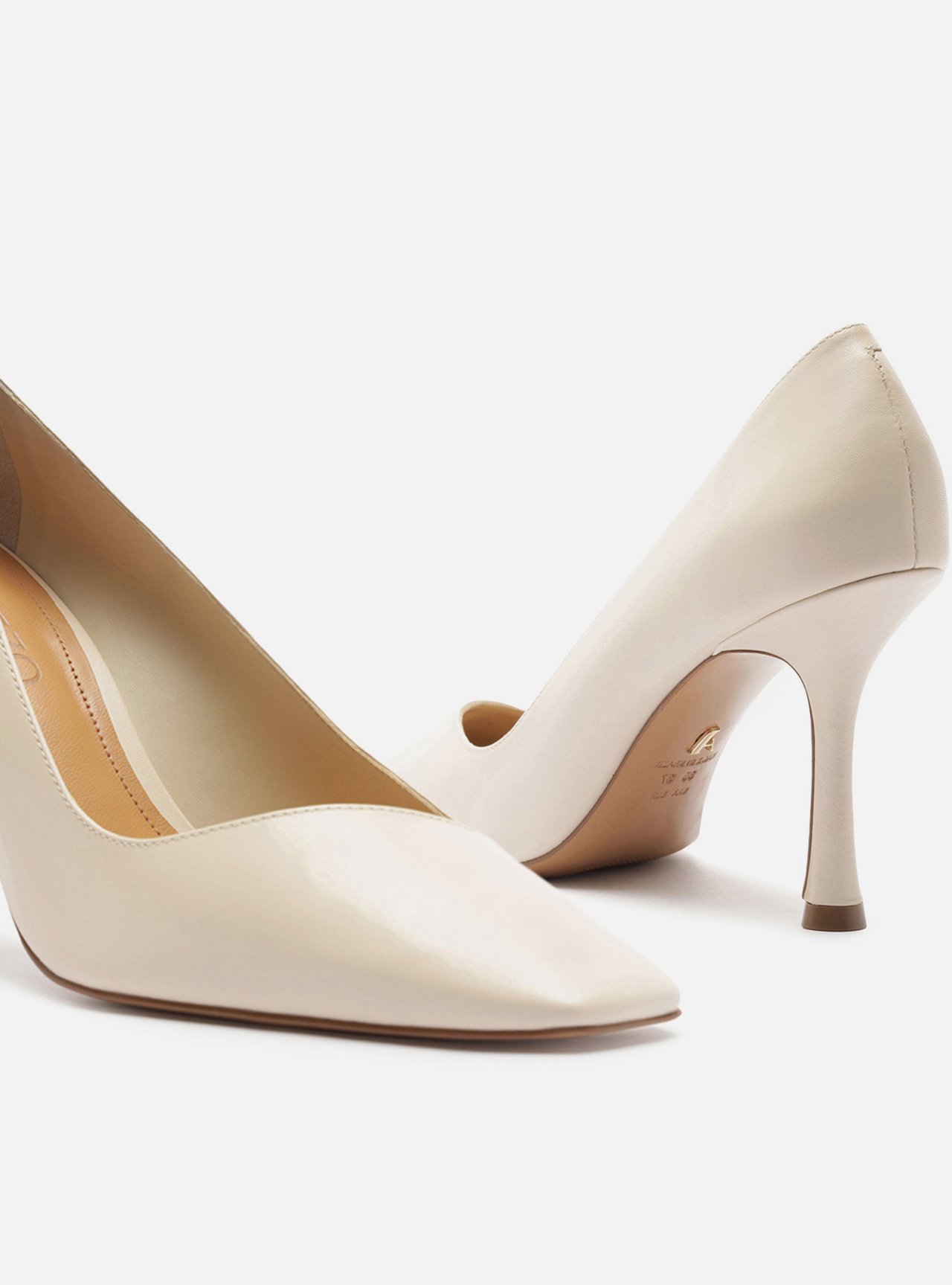 Scarpin Branco Couro Salto Fino — foto 4