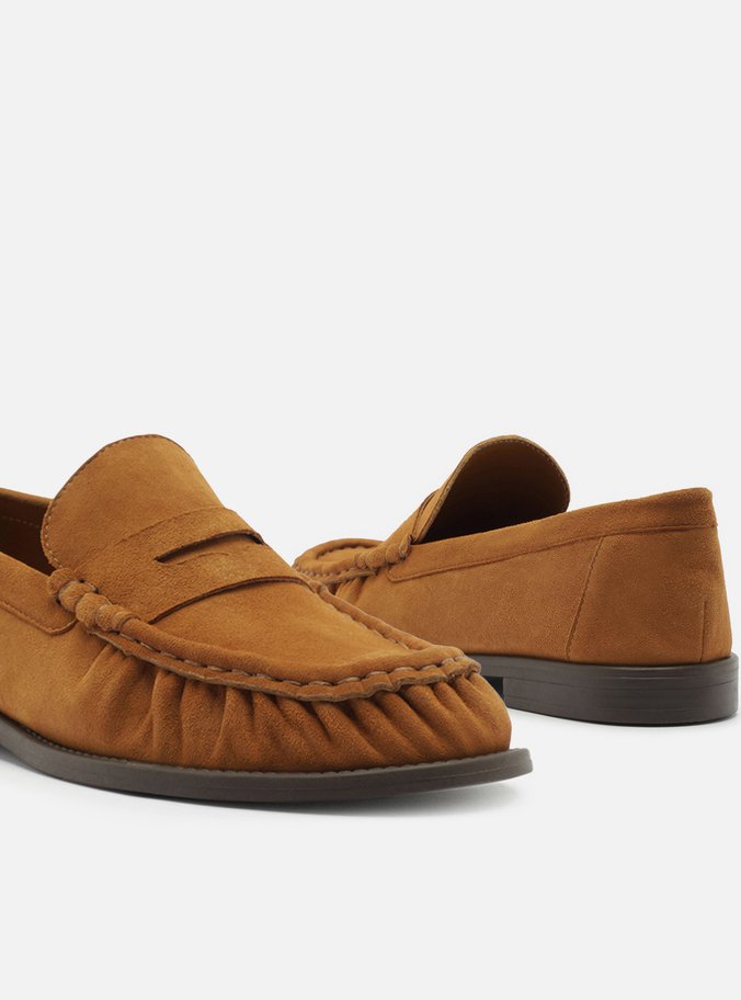 Mocassim Caramelo Camurça Franzido Tira