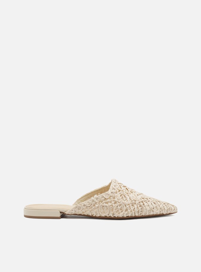 Mule Fechado Off-White Salto Rasteiro