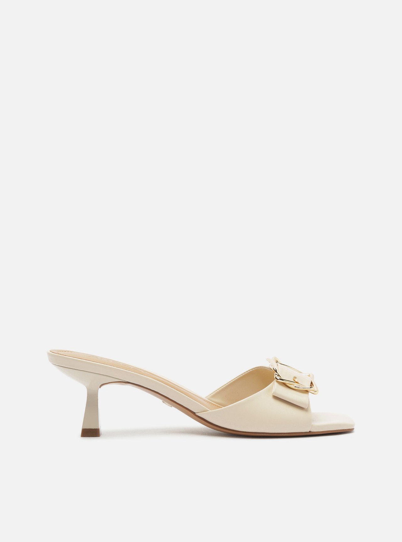 Mule Off White Couro Salto Kitten Fivela Metal — foto 1