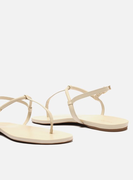 Sandália Rasteira Off-White Tiras Slim Básica