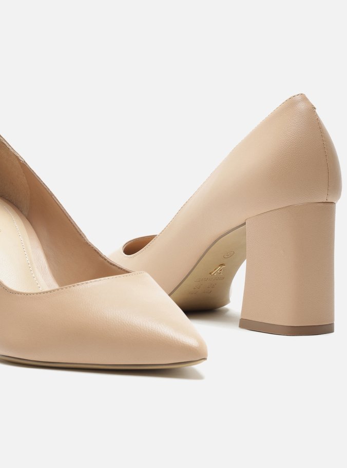 Scarpin Nude Couro Bico Fino Básico City