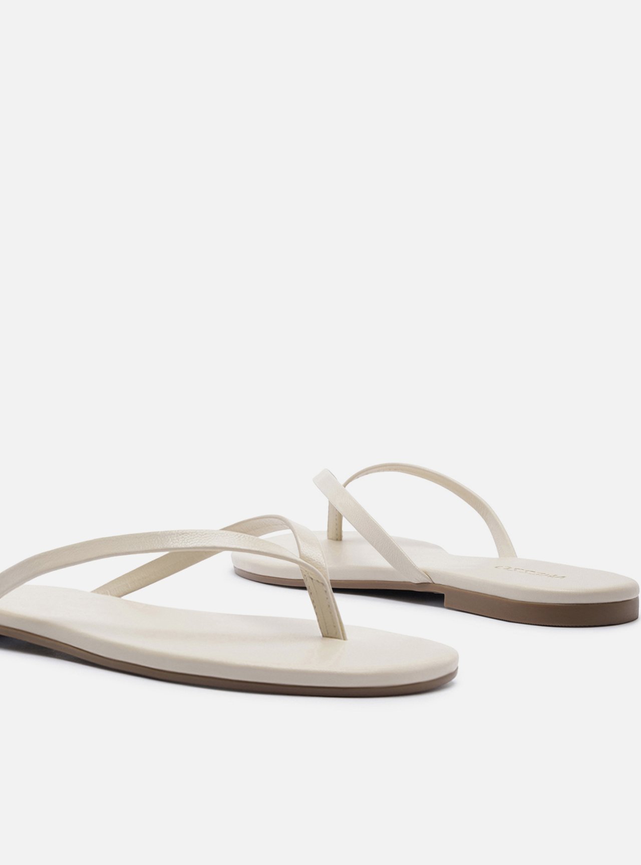 Rasteira Branca Verniz Tiras Flip Flop — foto 4
