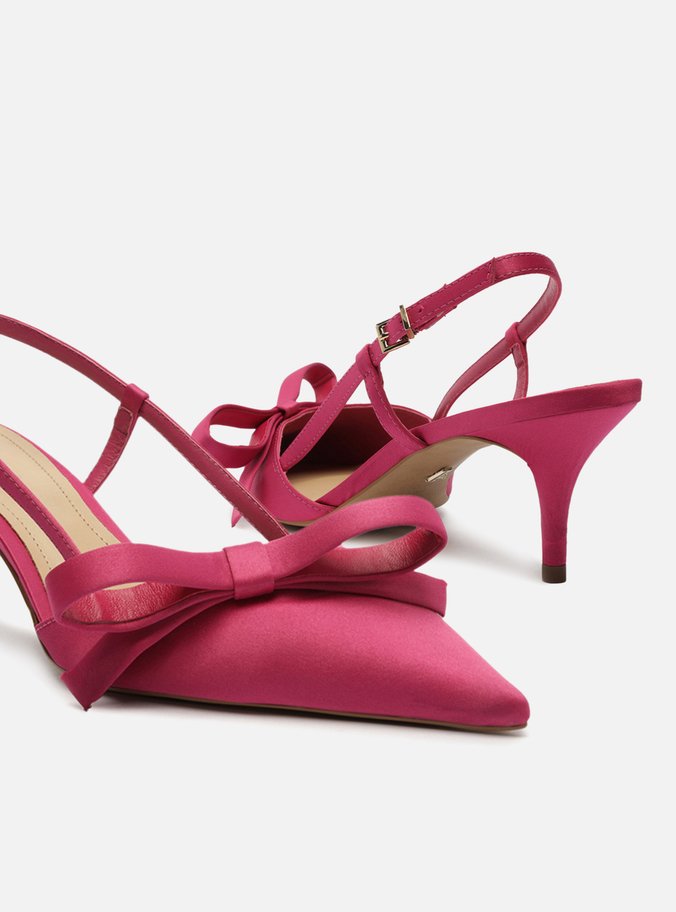 Scarpin Rosa Cetim Bico Fino Slingback Laço